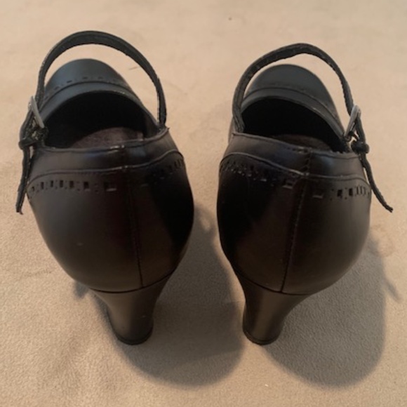 Etienne Aigner Leather Mary Jane Heel Pumps NWOT- size 6 1/2 Black - Picture 6 of 12